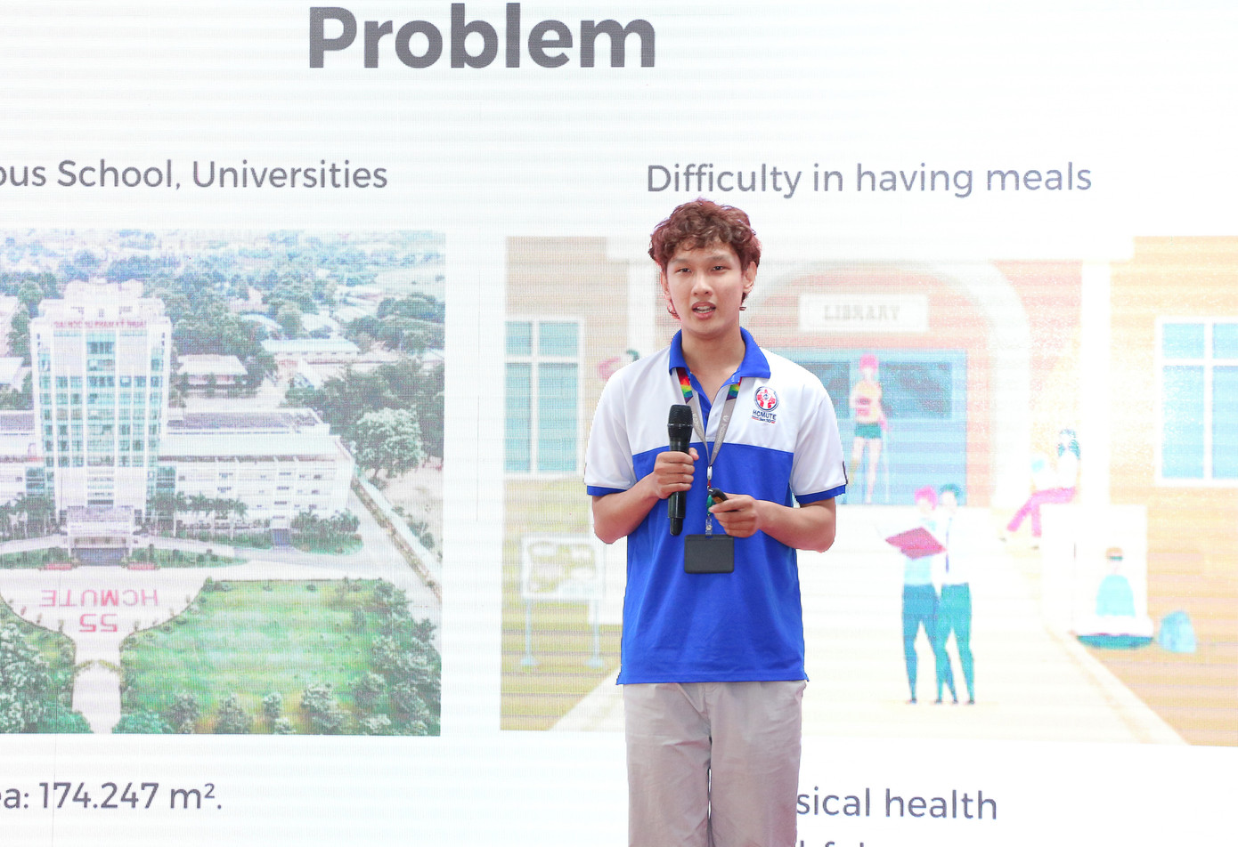 Thí sinh trình bày ý tưởng trước Ban Giám khảo. Thí sinh trình bày ý tưởng trước Ban Giám khảo.