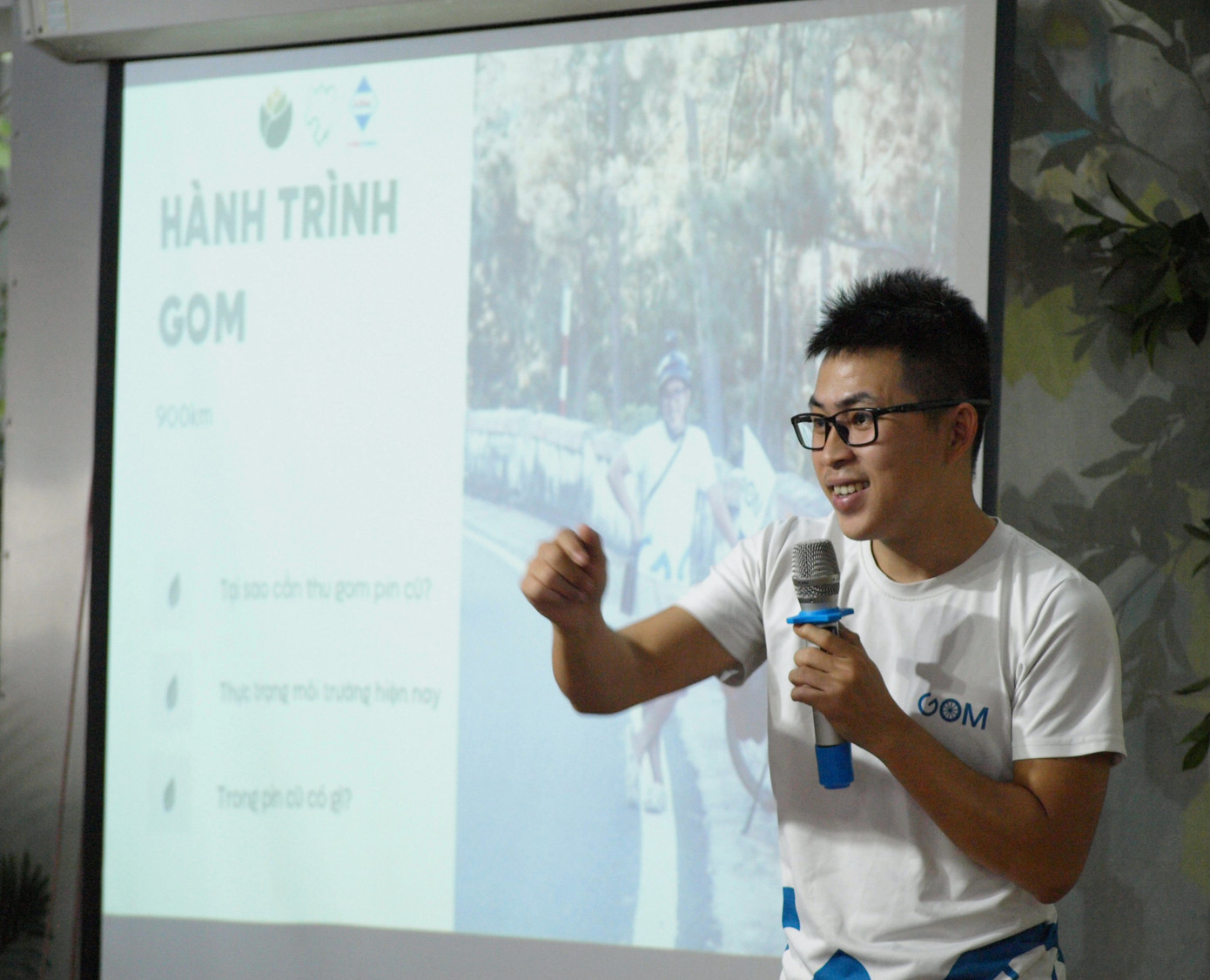 Anh Phạm Công Luật và những chia sẻ về hành trình “gom rác” của mình.