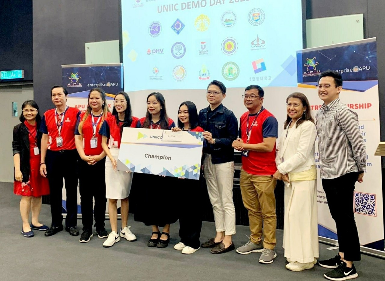 Dự án &quot;SCOSNA&quot; của trường ĐH Hùng Vương TP. HCM đã giành giải Nhất của cuộc thi khởi nghiệp &quot;UNIIC DEMO DAY 2023”.