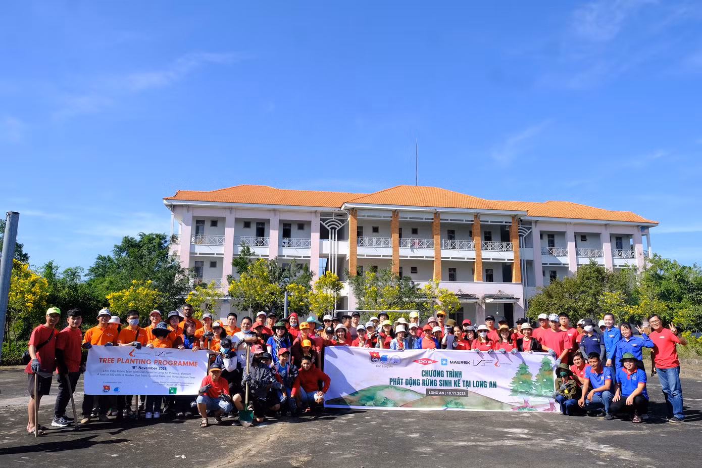 Chương trình với sự đồng hành của 3 đơn vị: Công ty Dow Chemical Việt Nam, Maersk Việt Nam và Công Ty TNHH Lys Energy Việt Nam.