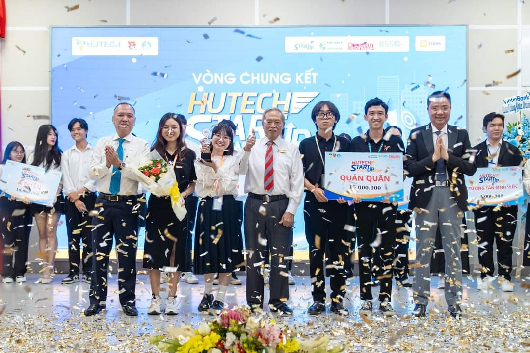 Ứng dụng tuyendungvn.com giành vị trí Quán quân Cuộc thi khởi nghiệp sinh viên 'HUTECH Startup Wings 2023'. Ứng dụng tuyendungvn.com giành vị trí Quán quân Cuộc thi khởi nghiệp sinh viên 'HUTECH Startup Wings 2023'.