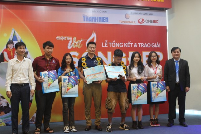 Cuộc thi 'Sống đẹp' lần 2 đã thu hút được nhiều bạn trẻ tham gia. Cuộc thi 'Sống đẹp' lần 2 đã thu hút được nhiều bạn trẻ tham gia.