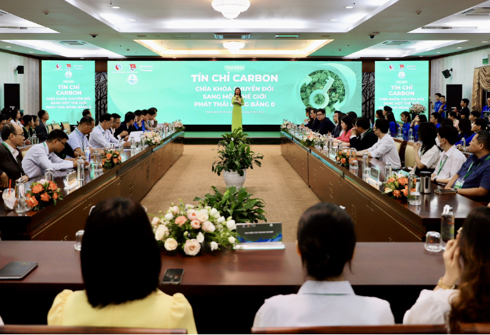 Phiên thảo luận chương trình tọa đàm “Tín chỉ carbon - Chìa khóa chuyển đổi sang một thế giới phát thải ròng bằng 0”. Phiên thảo luận chương trình tọa đàm “Tín chỉ carbon - Chìa khóa chuyển đổi sang một thế giới phát thải ròng bằng 0”.