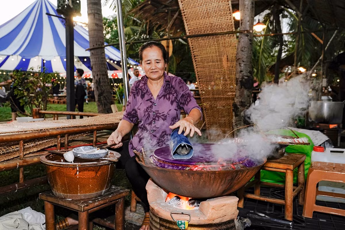 Nhiều loại bánh dân gian Nam bộ sẽ có mặt trong Lễ hội. Nhiều loại bánh dân gian Nam bộ sẽ có mặt trong Lễ hội.