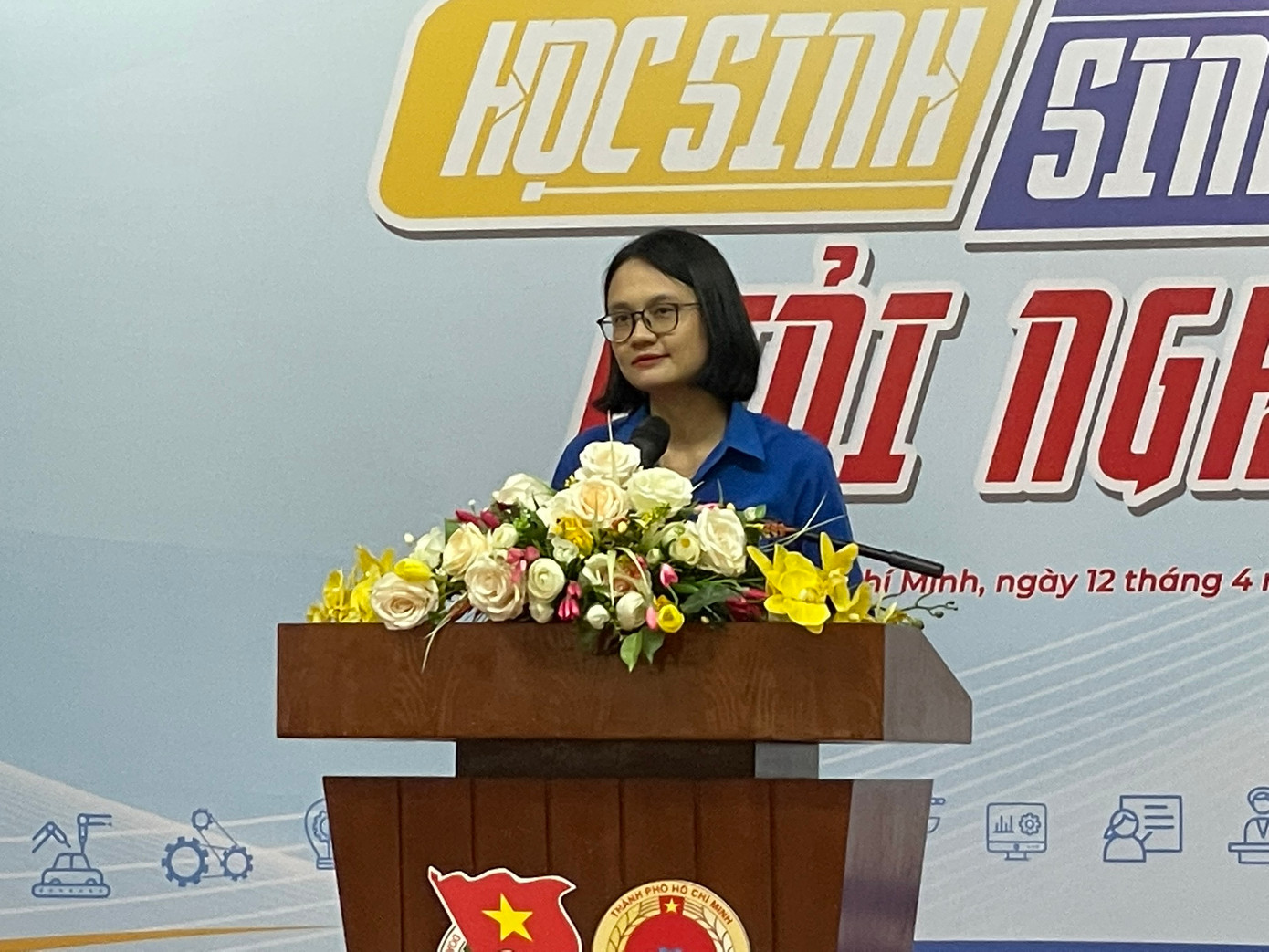 Chị Trần Thu Hà - Phó Bí thư Thành Đoàn TP. HCM, Chủ tịch Hội Sinh viên TP. HCM phát biểu tại buổi tổng kết, trao giải Hội thi.