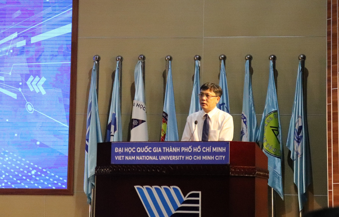 Phó Giám đốc ĐHQG TP. HCM Nguyễn Minh Tâm phát biểu tại buổi bế mạc diễn đàn. Phó Giám đốc ĐHQG TP. HCM Nguyễn Minh Tâm phát biểu tại buổi bế mạc diễn đàn.