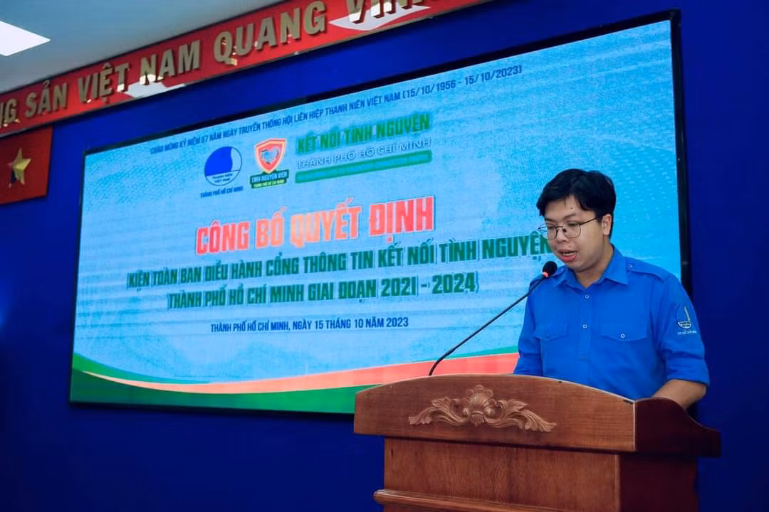 Ủy ban Hội LHTN TP. HCM công bố Quyết định kiện toàn Ban Điều hành Cổng thông tin kết nối tình nguyện TP. HCM, giai đoạn 2021 - 2024.