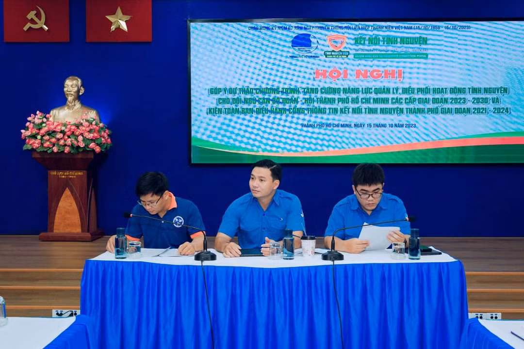 Đại diện Hội LHTN TP. HCM chủ trì Hội nghị.