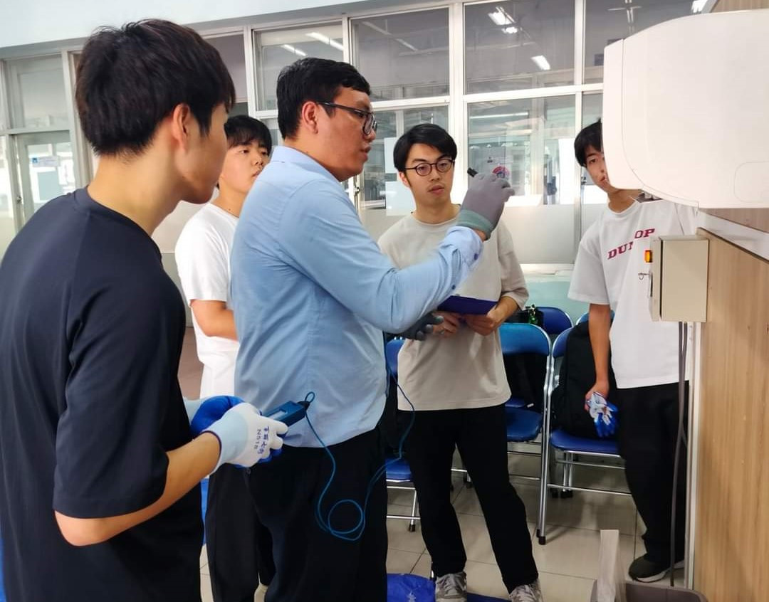 Cơ sở giáo dục nghề nghiệp công lập tại TP. HCM sẽ tinh giảm để ưu tiên cho cơ sở giáo dục nghề nghiệp tư thục, cơ sở giáo dục nghề nghiệp có vốn đầu tư nước ngoài. Cơ sở giáo dục nghề nghiệp công lập tại TP. HCM sẽ tinh giảm để ưu tiên cho cơ sở giáo dục nghề nghiệp tư thục, cơ sở giáo dục nghề nghiệp có vốn đầu tư nước ngoài.