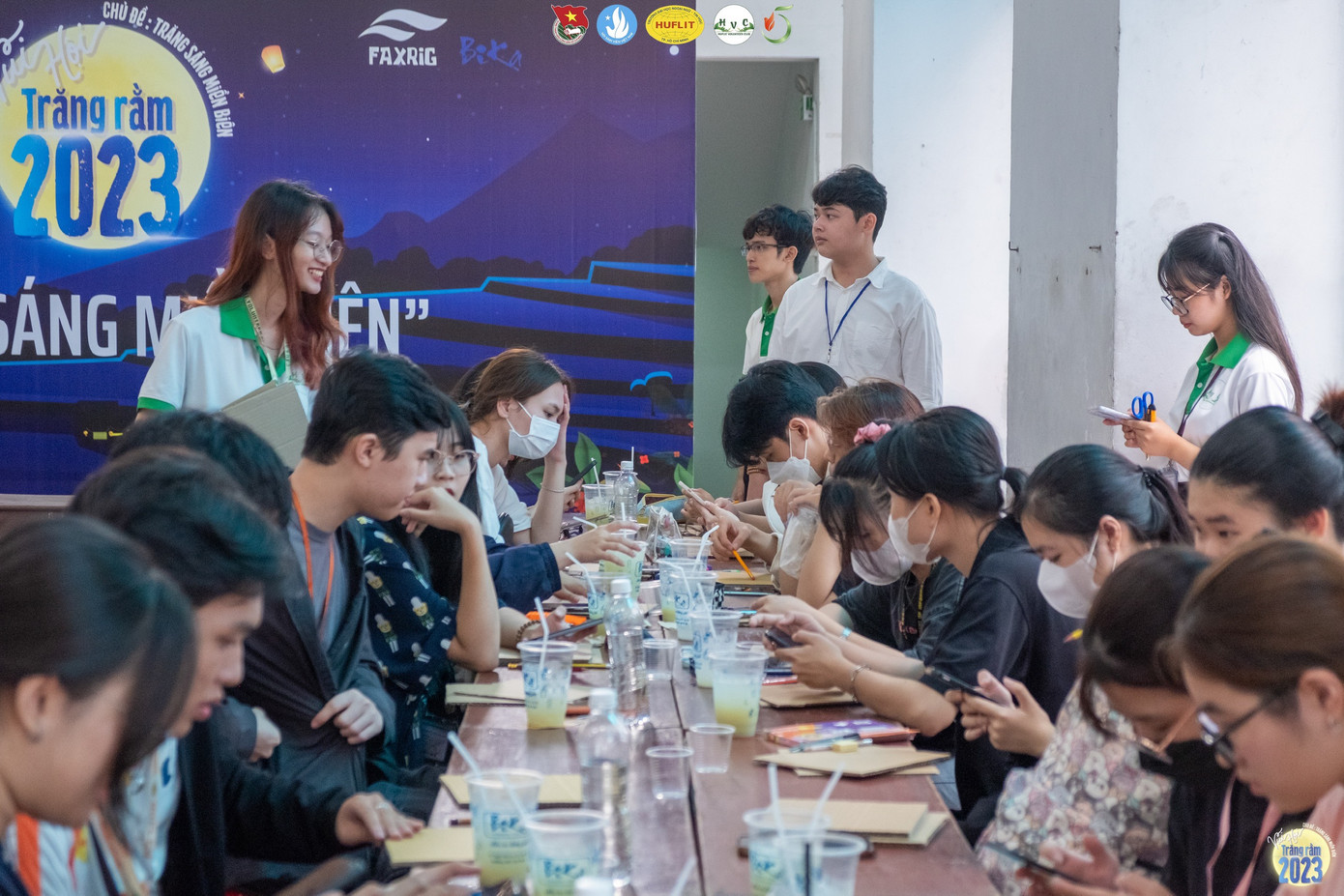 Đông đảo sinh viên hưởng ứng buổi workshop. (Ảnh: CLB)