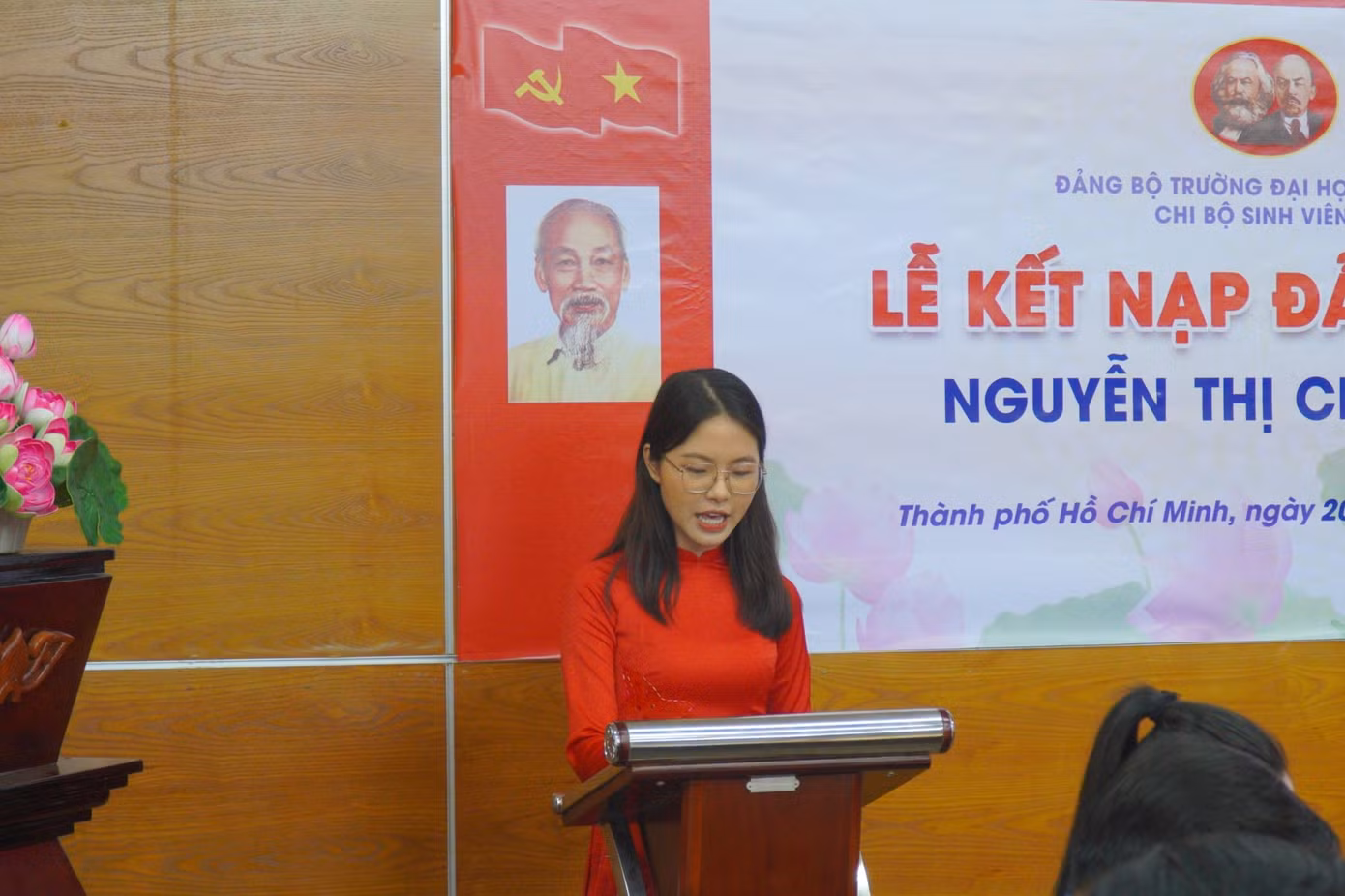 Châu Anh đã quyết tâm đứng vào hàng ngũ của Đảng từ thời điểm làm bài tiểu luận của môn học Tư tưởng Hồ Chí Minh. (Ảnh: NVCC)