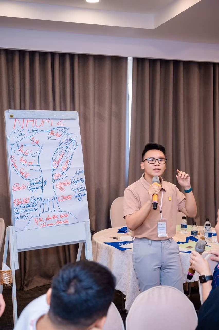 Thái Vinh được khen thưởng là sinh viên đạt loại Giỏi, Xuất sắc trong năm 2022 - 2023. (Ảnh: NVCC)