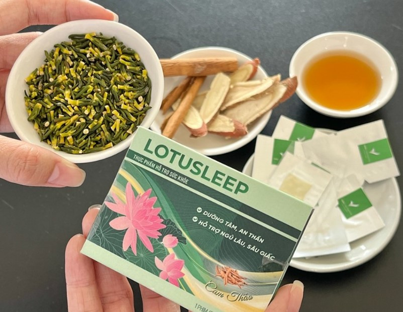 Sản phẩm phim ngậm cải thiện giấc ngủ từ tim sen và thảo dược của nhóm dự án. (Ảnh: Huỳnh Nhi) Sản phẩm phim ngậm cải thiện giấc ngủ từ tim sen và thảo dược của nhóm dự án. (Ảnh: Huỳnh Nhi)