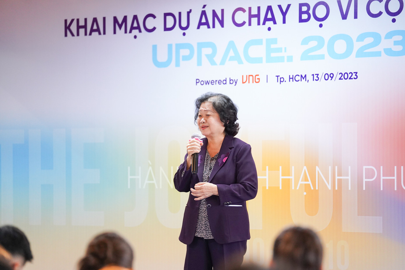 Nguyên Phó Chủ tịch nước Trương Mỹ Hoa chia sẻ tại chương trình. Nguyên Phó Chủ tịch nước Trương Mỹ Hoa chia sẻ tại chương trình.