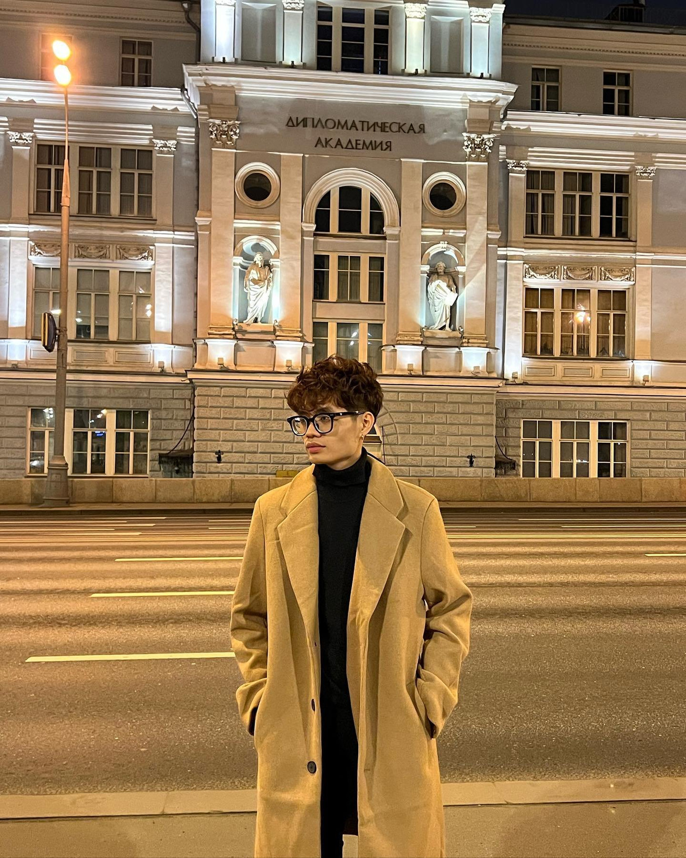 Nguyễn Hữu Đạt là sinh viên ngành Ngôn ngữ học, khoa Quan hệ Quốc tế, trường ĐH Ngôn ngữ Mátxcơva.