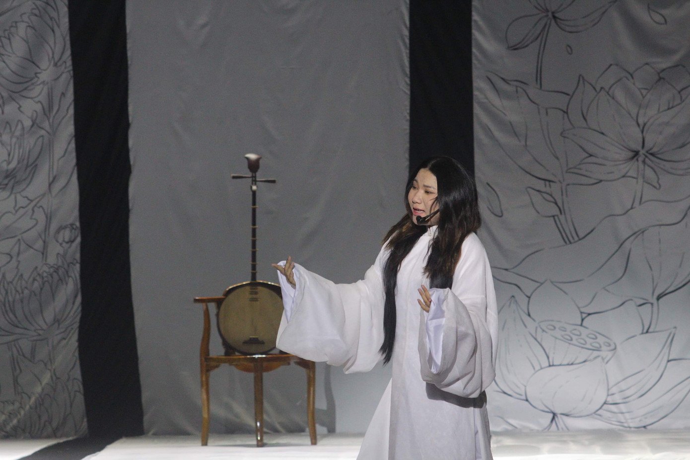 Diễn viên Hồng Bảo Ngọc với tạo hình của nhân vật Đạm Tiên. (Ảnh: CLB Sân khấu và Điện ảnh). Diễn viên Hồng Bảo Ngọc với tạo hình của nhân vật Đạm Tiên. (Ảnh: CLB Sân khấu và Điện ảnh).