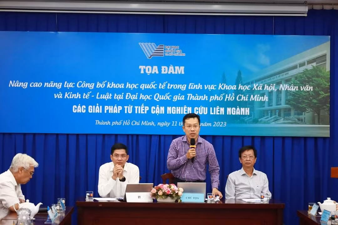 Các khách mời cùng thảo luận tại buổi tọa đàm. Các khách mời cùng thảo luận tại buổi tọa đàm.