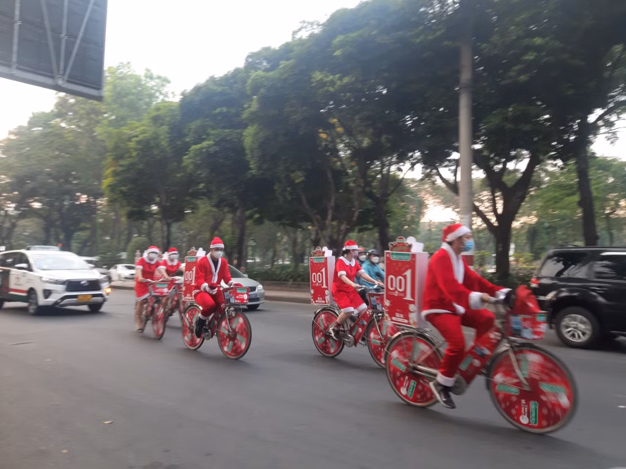 Những công việc làm thêm trong lĩnh vực dịch vụ thu hút sinh viên.