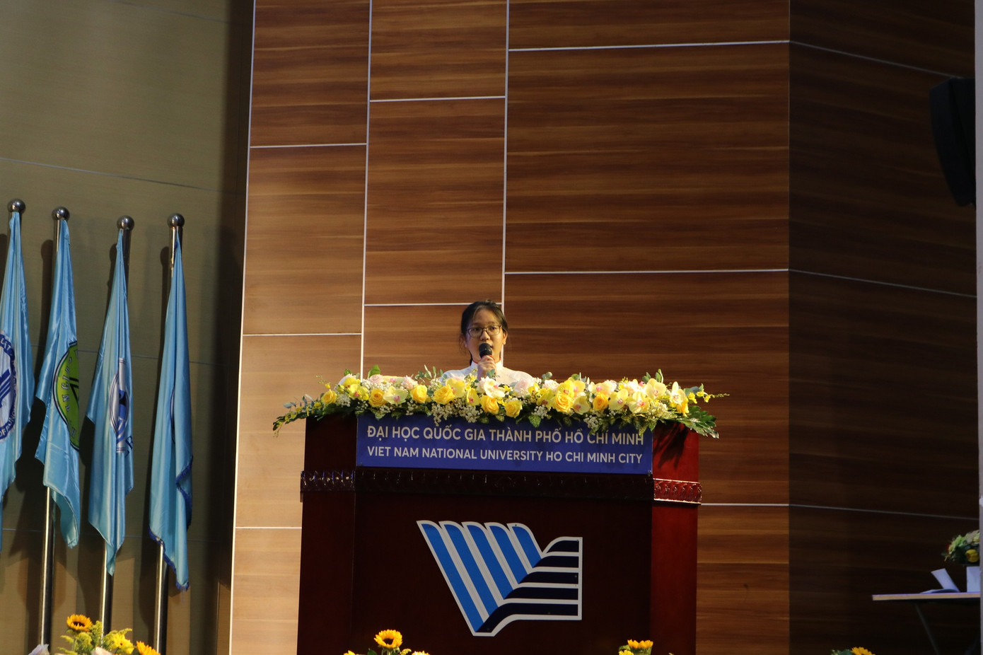 Quách Thị Kim Ngân chia sẻ cảm nghĩ tại buổi lễ khai giảng. (Ảnh: NVCC) Quách Thị Kim Ngân chia sẻ cảm nghĩ tại buổi lễ khai giảng. (Ảnh: NVCC)