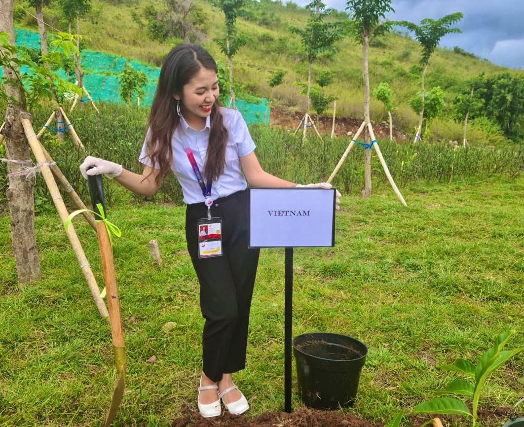 Hải Đăng tham gia hoạt động Đại diện quốc gia trồng cây đóng góp vào mục tiêu phát triển bền vững trong khu vực. (Ảnh: NVCC)