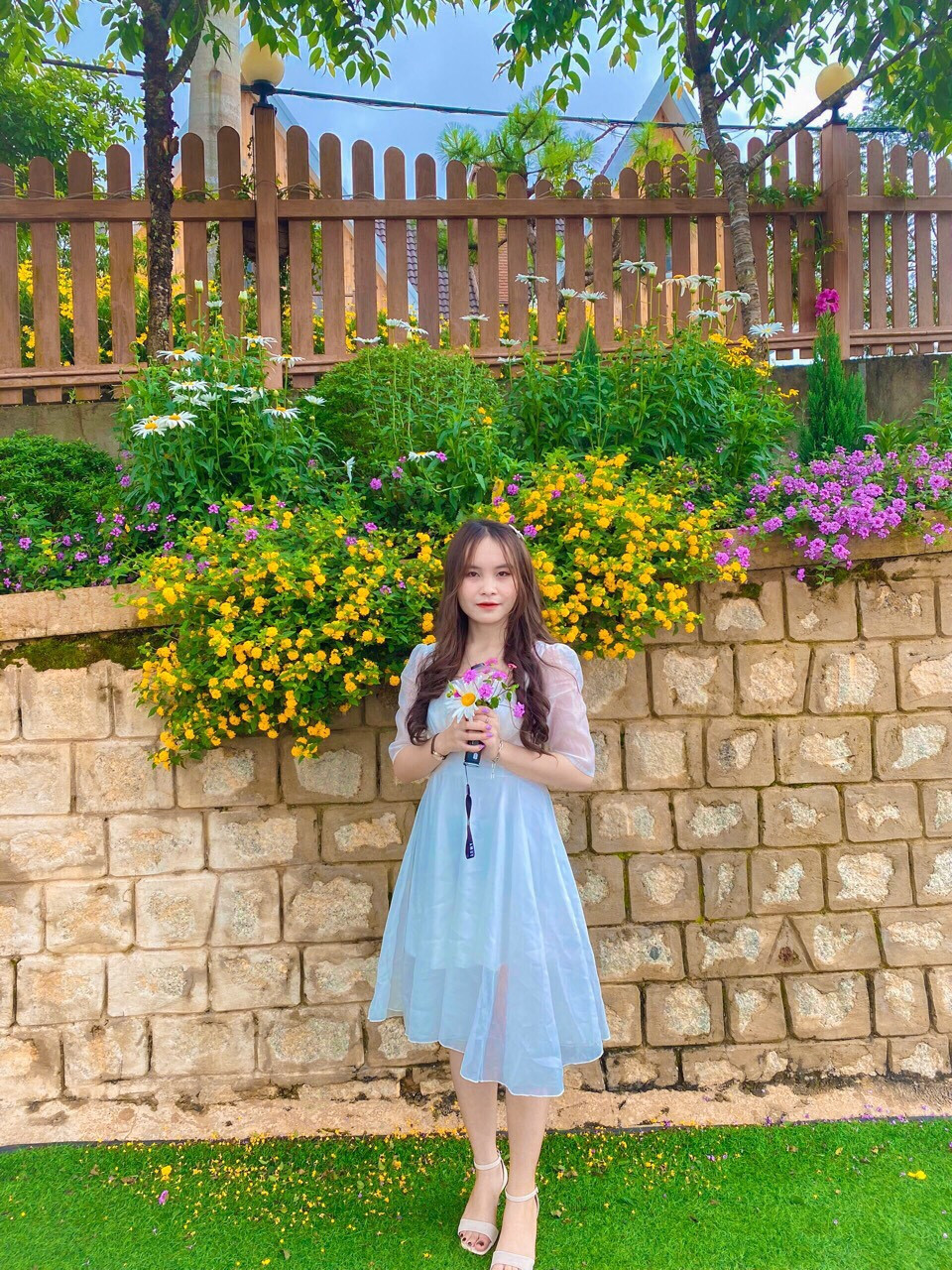 H Loan Bkrông với lựa chọn cho kỳ thực tập sớm vào dịp Hè để tăng thêm kinh nghiệm. H Loan Bkrông với lựa chọn cho kỳ thực tập sớm vào dịp Hè để tăng thêm kinh nghiệm.