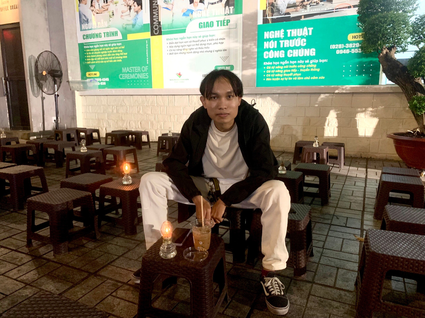 Anh Vũ thường đến đây sớm, vào những tối cuối tuần.