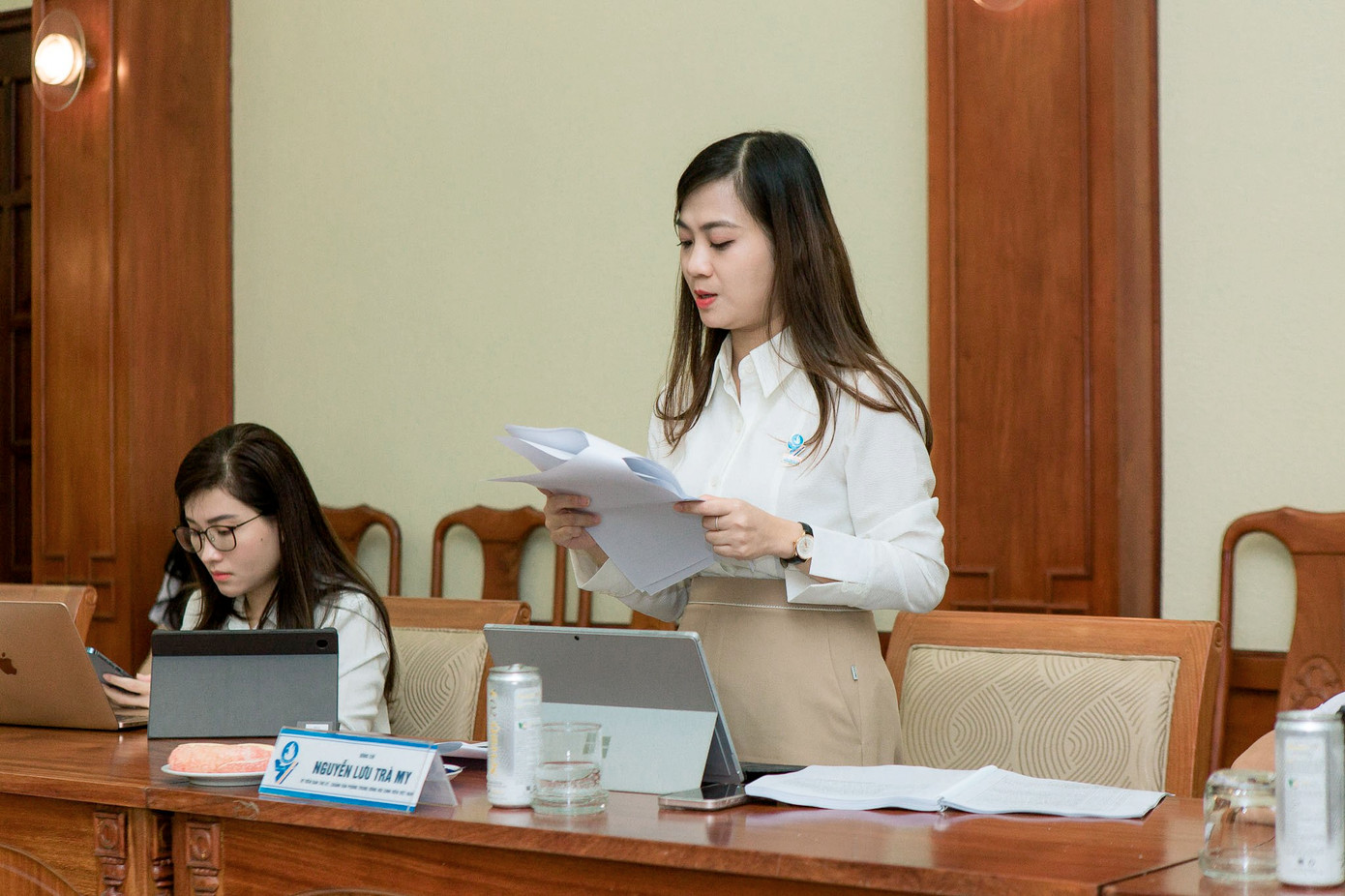 Hội nghị nghe những ý kiến góp ý của đại biểu tham dự. Hội nghị nghe những ý kiến góp ý của đại biểu tham dự.