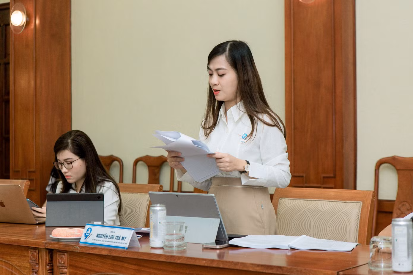 Hội nghị nghe những ý kiến góp ý của đại biểu tham dự.