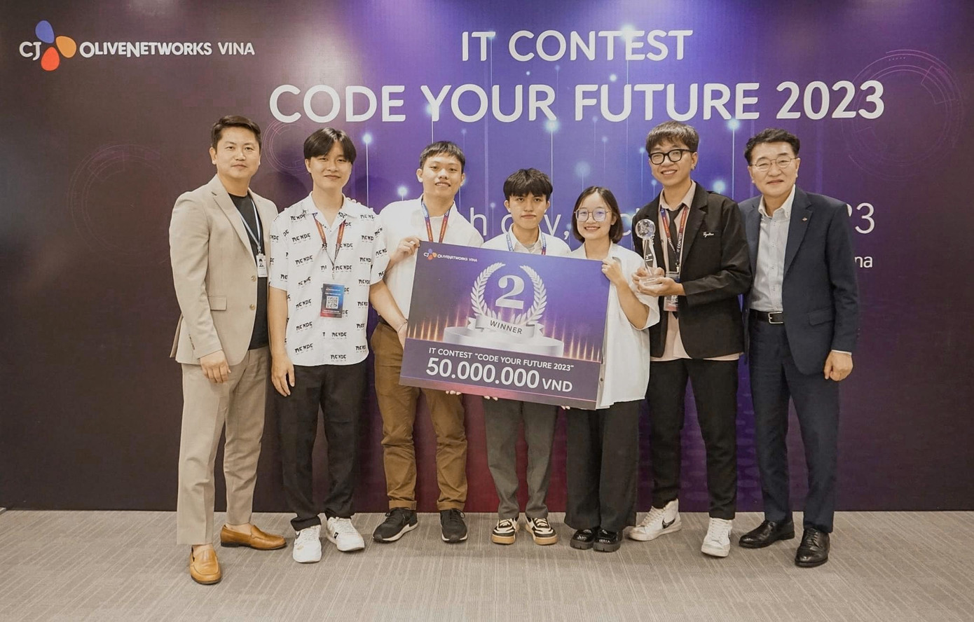 Đội "Mecognize" của trường ĐH KHTN (ĐHQG TP. HCM) giành giải Nhì tại cuộc thi.