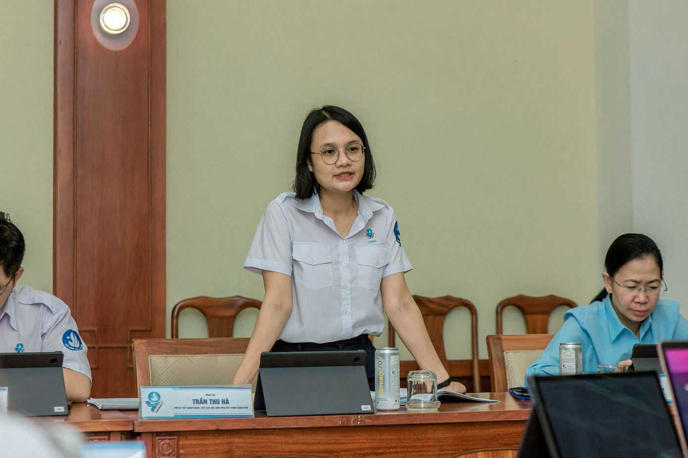 Chị Trần Thu Hà - Phó Bí thư Thành Đoàn, Chủ tịch Hội Sinh viên TP. HCM phát biểu tại buổi làm việc. Chị Trần Thu Hà - Phó Bí thư Thành Đoàn, Chủ tịch Hội Sinh viên TP. HCM phát biểu tại buổi làm việc.