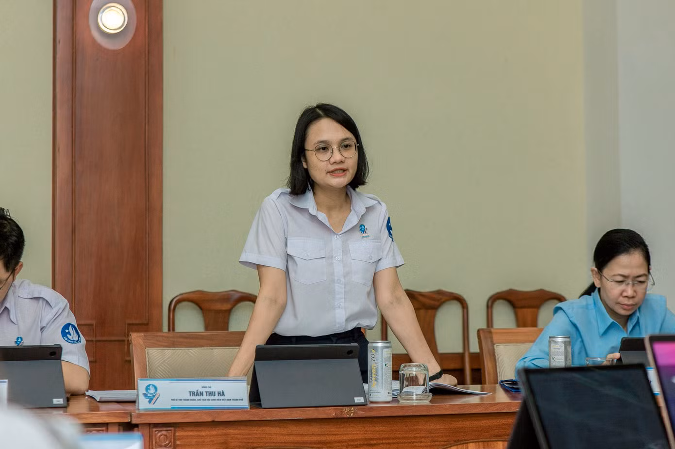 Chị Trần Thu Hà - Phó Bí thư Thành Đoàn, Chủ tịch Hội Sinh viên TP. HCM phát biểu tại buổi làm việc.