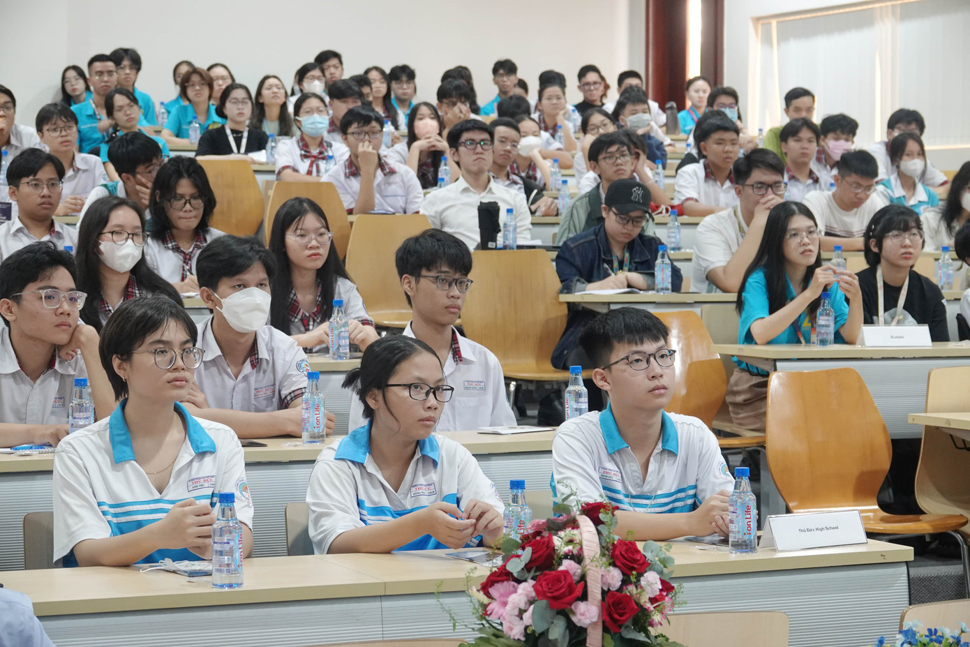 Rất đông các bạn trẻ tại TP. HCM tham dự buổi Hội thảo. Rất đông các bạn trẻ tại TP. HCM tham dự buổi Hội thảo.