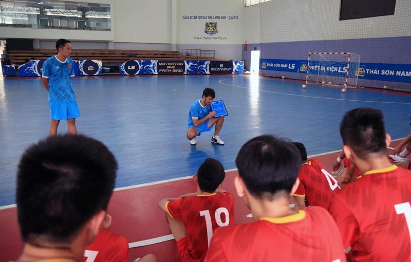 Futsal Việt Nam đang tập trung tối đa cho mục tiêu đánh bại Lebanon để đoạt vé dự World Cup 2021