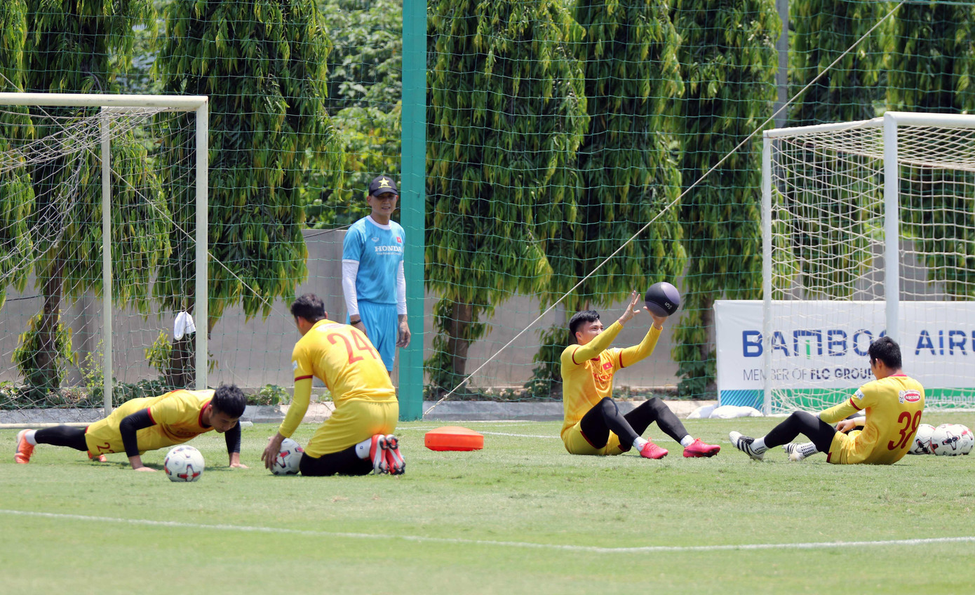 HLV Park Hang Seo hiện có 3 lựa chọn ở vị trí thủ môn gồm Bùi Tấn Trường, Văn Toản và Văn Hoàng. (ảnh Anh Đoàn) HLV Park Hang Seo hiện có 3 lựa chọn ở vị trí thủ môn gồm Bùi Tấn Trường, Văn Toản và Văn Hoàng. (ảnh Anh Đoàn)