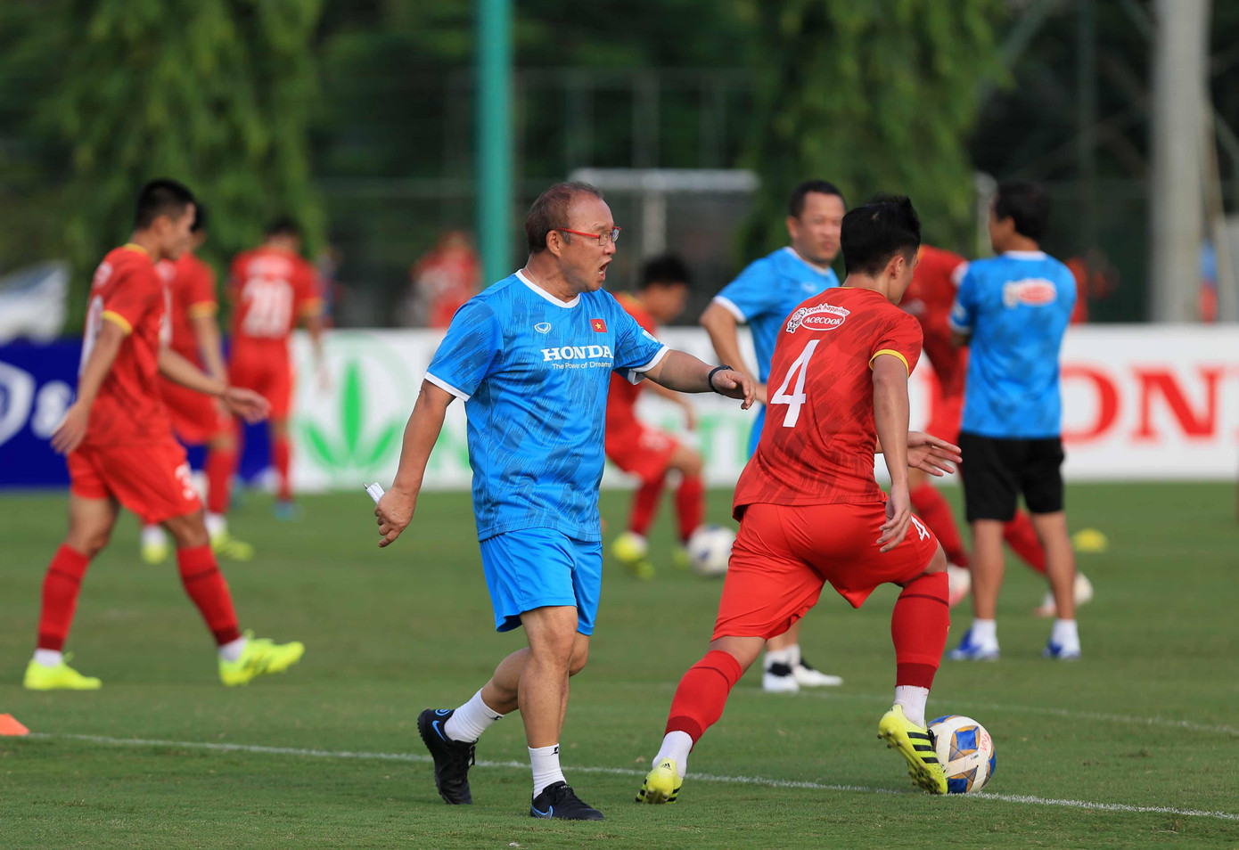 Đội tuyển Việt Nam đang tích cực chuẩn bị cho trận đấu với Trung Quốc ngày 7/10 tới tại UAE. (ảnh Anh Đoàn)