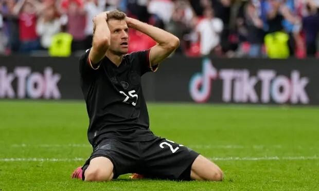Đức có thể đã không thất bại nếu Thomas Muller tận dụng được cơ hội đối diện với khung thành tuyển Anh.