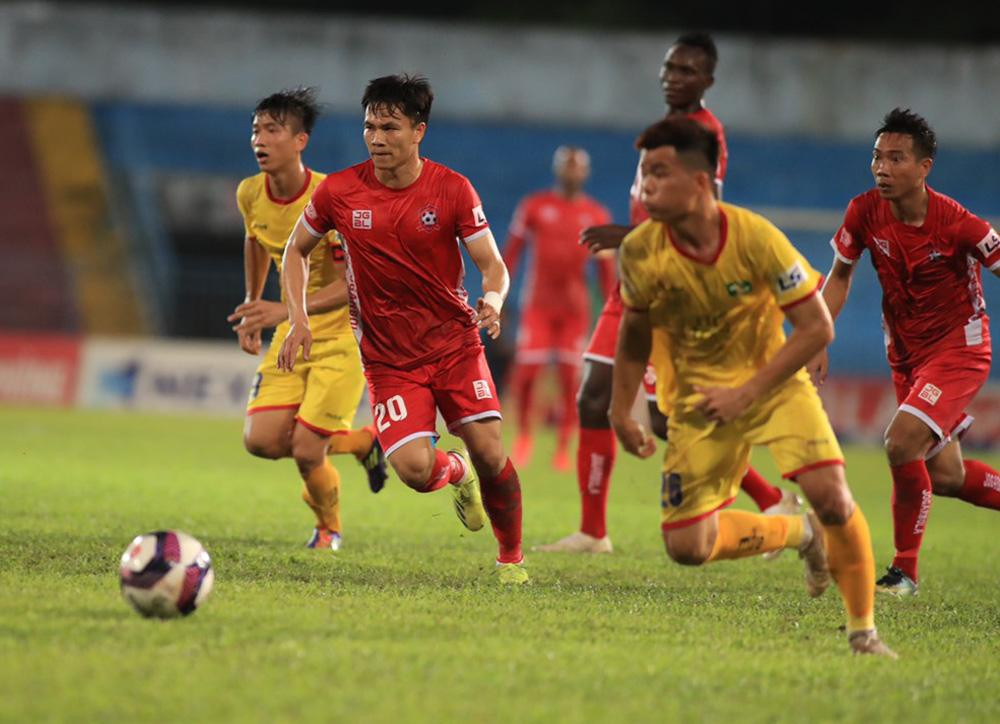Quyết định dừng LS V-League 2021 giúp các đội bóng cuối bảng như Hải Phòng, Sài Gòn FC hay SLNA thoát nguy cơ rớt hạng.