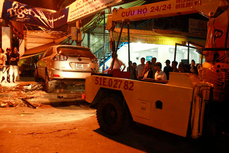 Hiện trường vụ "xế hộp" gây tai nạn khiến 2 cha con tử vong. Hiện trường vụ