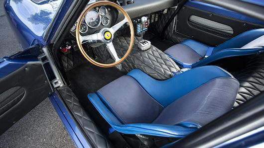 Siêu xe Ferrari cổ từ năm 1962 đắt nhất thế giới giá 1.244 tỷ đồng ảnh 1