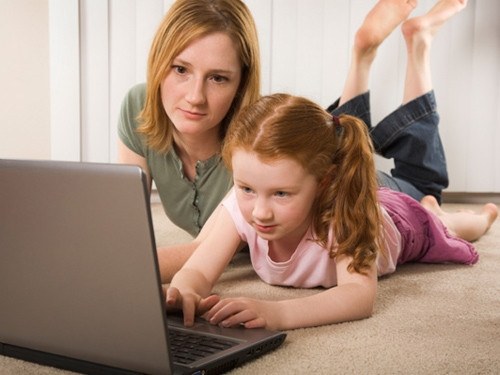 Khi lên lớp 3, học sinh New Zealand có thể tự đăng bài viết và hình vẽ một cách động lập lên mạng. Khi lên lớp 3, học sinh New Zealand có thể tự đăng bài viết và hình vẽ một cách động lập lên mạng