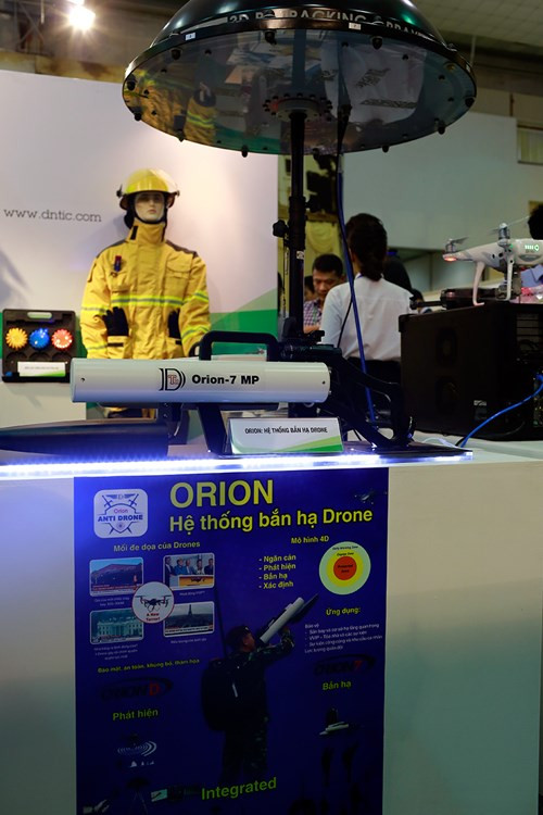 'Mục sở thị' hàng loạt khí tài của an ninh các nước ở Hà Nội ảnh 5