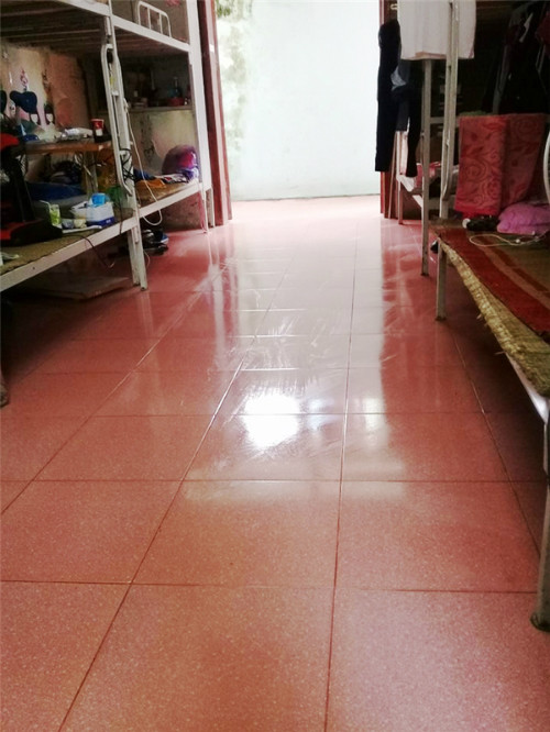 Nữ sinh Thái Nguyên than trời vì bạn cùng phòng kí túc xá quá bừa bộn ảnh 2