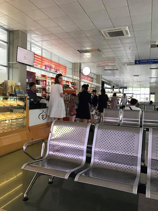 Kim Lý xuất hiện cùng Hồ Ngọc Hà ở sân bay ảnh 2