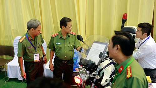 'Mục sở thị' hàng loạt khí tài của an ninh các nước ở Hà Nội ảnh 1