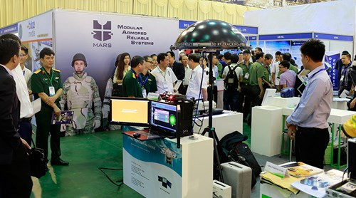 'Mục sở thị' hàng loạt khí tài của an ninh các nước ở Hà Nội ảnh 8