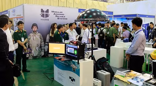 'Mục sở thị' hàng loạt khí tài của an ninh các nước ở Hà Nội ảnh 8