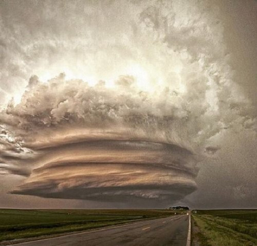 Đám mây kì lạ khổng lồ xuất hiện ở Thanh Hóa ảnh 2