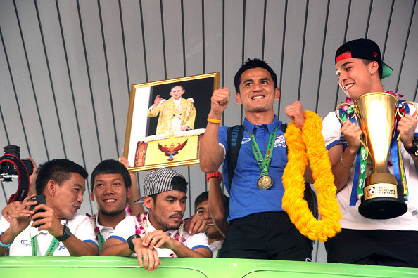 Kiatisak: 'U22 Việt Nam sụp đổ vì Công Phượng, Hữu Thắng' ảnh 1