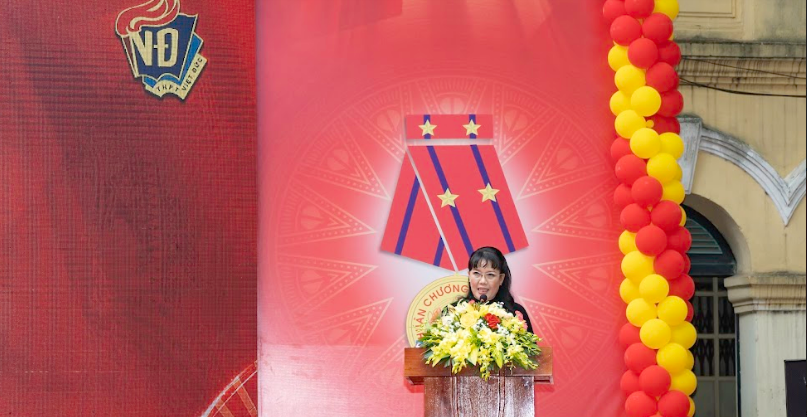 Nhà giáo, Tiến sĩ Nguyễn Bội Quỳnh, Bí thư Đảng bộ, Hiệu trưởng Trường THPT Việt Đức đọc diễn văn tại Lễ kỷ niệm Nhà giáo, Tiến sĩ Nguyễn Bội Quỳnh, Bí thư Đảng bộ, Hiệu trưởng Trường THPT Việt Đức đọc diễn văn tại Lễ kỷ niệm