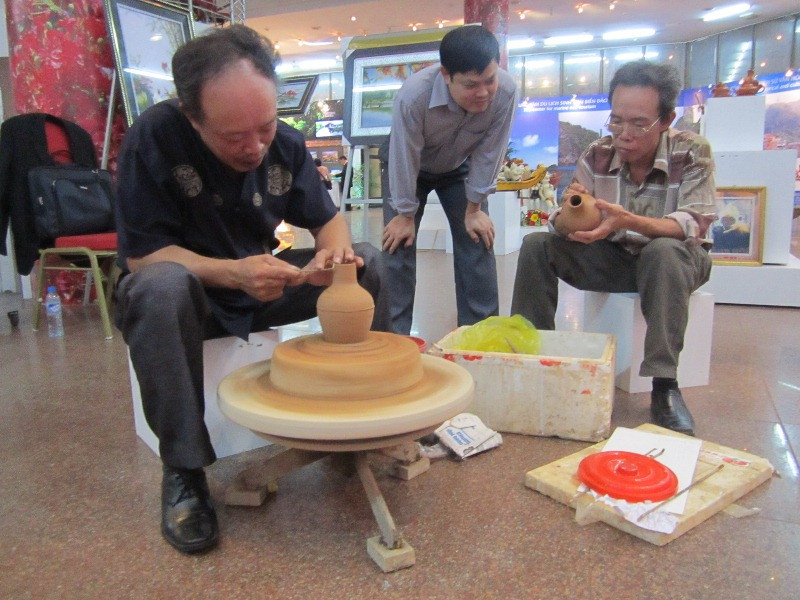 Nghệ nhân làm gốm 